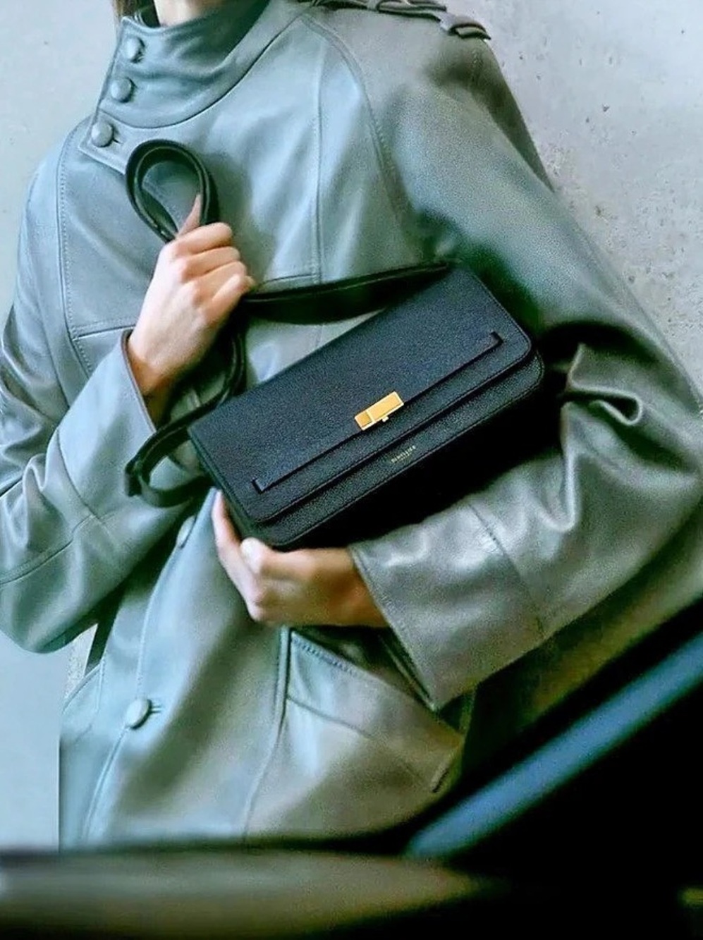 DeMellier New York Black Crossbody Bag won’t leave up long brand new in box - Picture 2 of 9